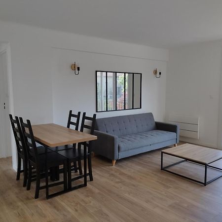 Appartement Traversant 2 Chambres อฌักซิโอ้ ภายนอก รูปภาพ
